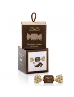 Cubotti di cioccolato extra fondente con nocciole, antica torroneria