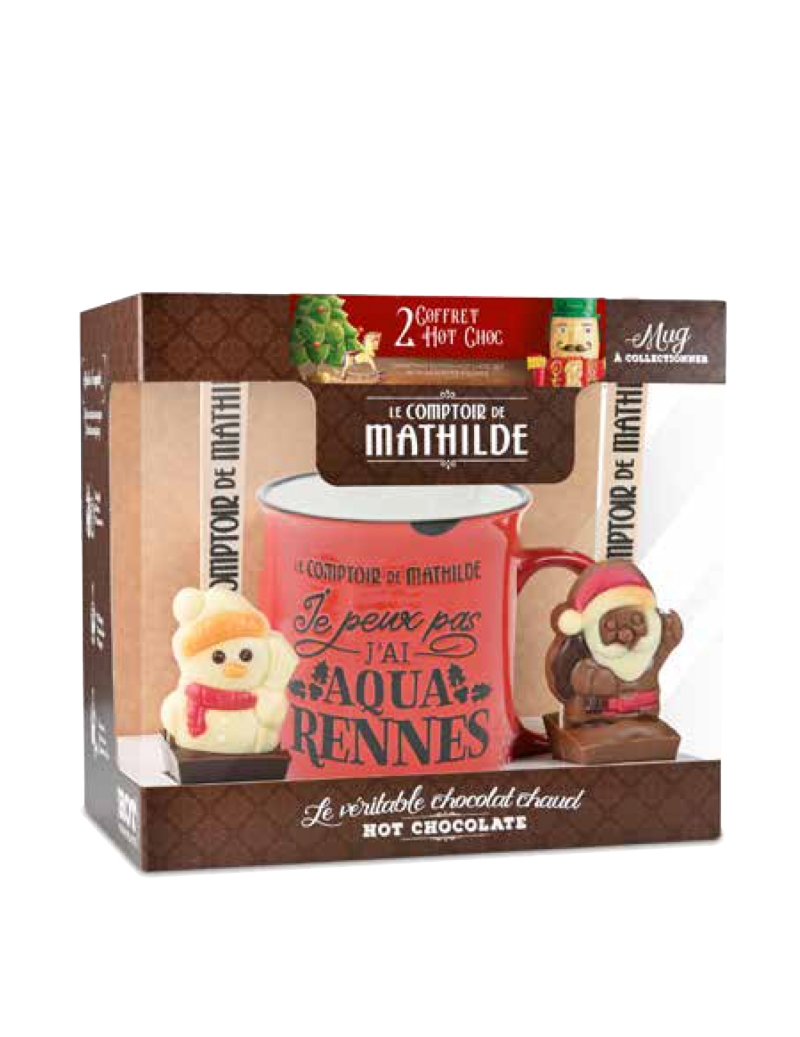 Mug con cucchiaio di cioccolato al latte e fondente