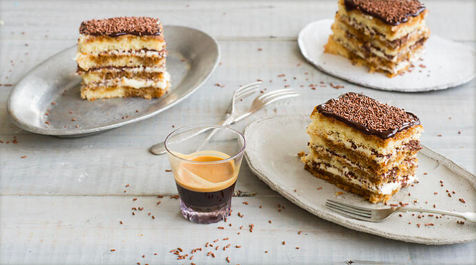 Come presentare a tavola i Quadrotti tiramisù 