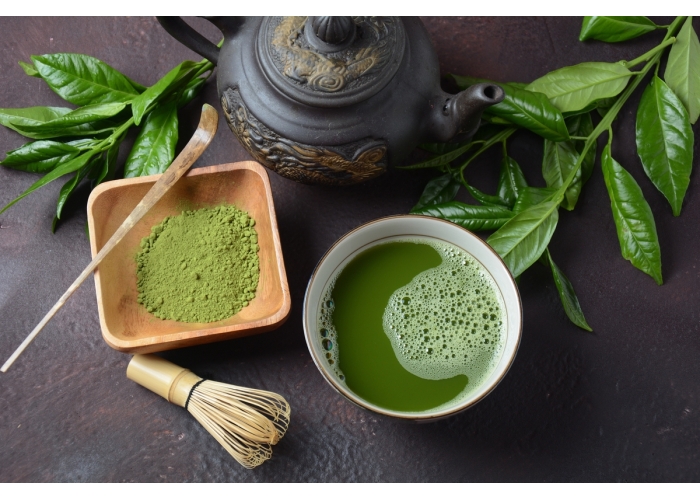 Tè Matcha: benefici e controindicazioni, cosa sapere?